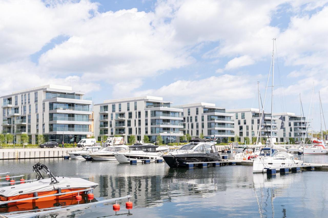 Apartment Yacht Park With Sea View By Lion *